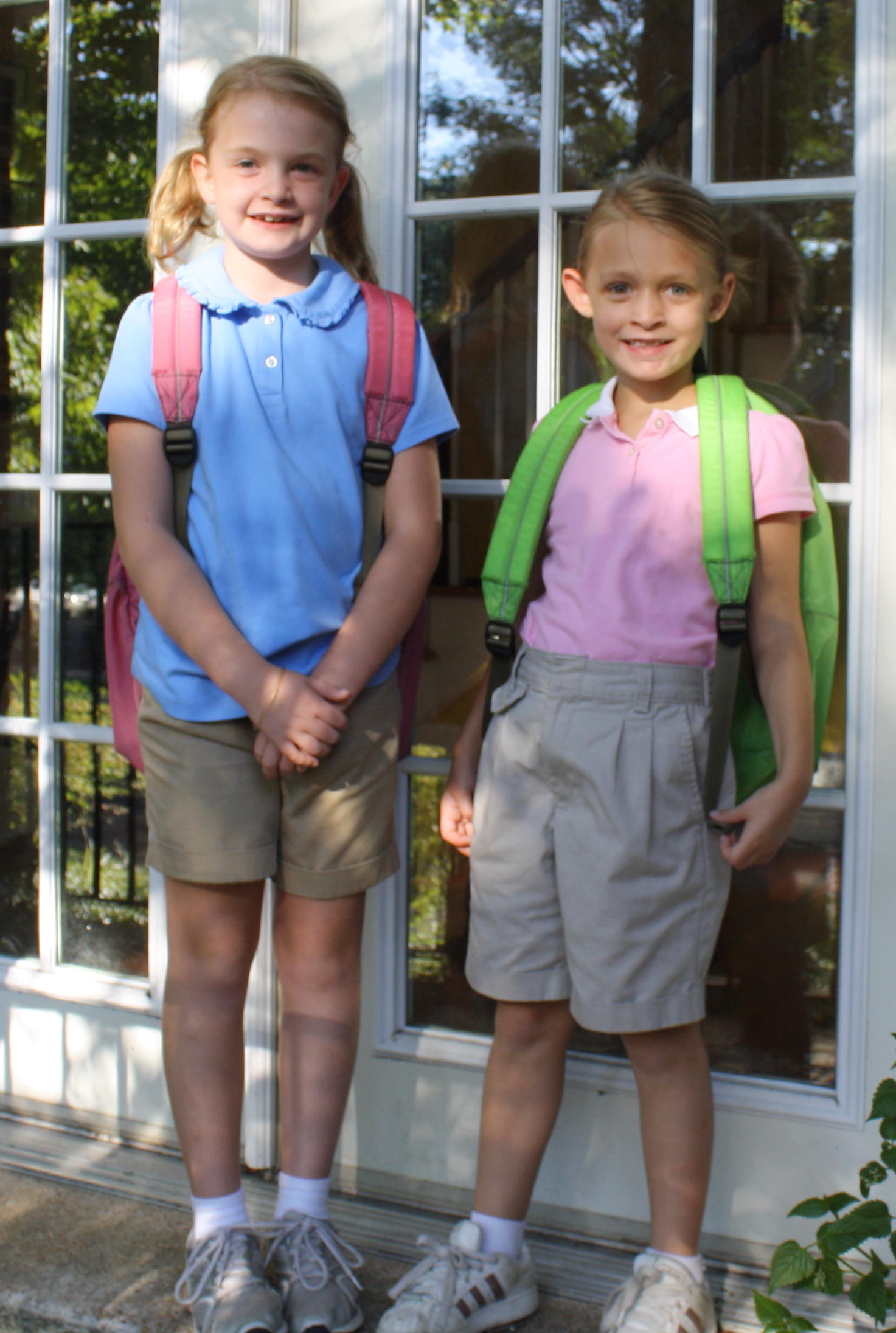 2010_08_16 Jane and Cate ist day at school.jpg